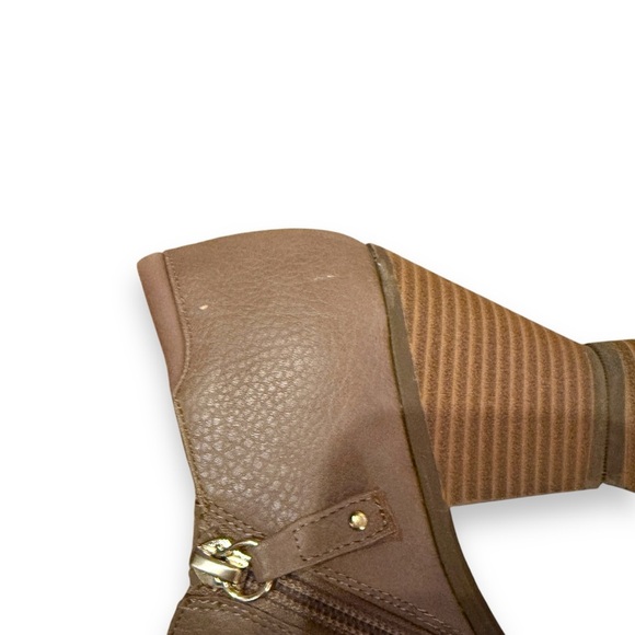 Dr Scholls Be Energized Foam Technology Taupe Gray Heeled Slip On Booties Sz 8 - Picture 9 of 16